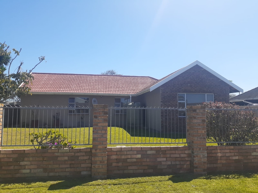 3 Bedroom Property for Sale in Kabega Park Eastern Cape